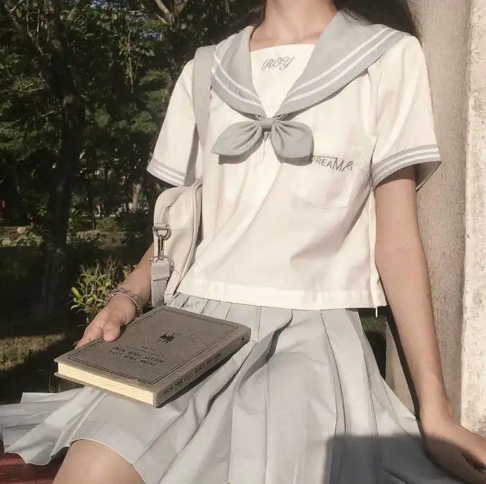 孖胎斗女巫